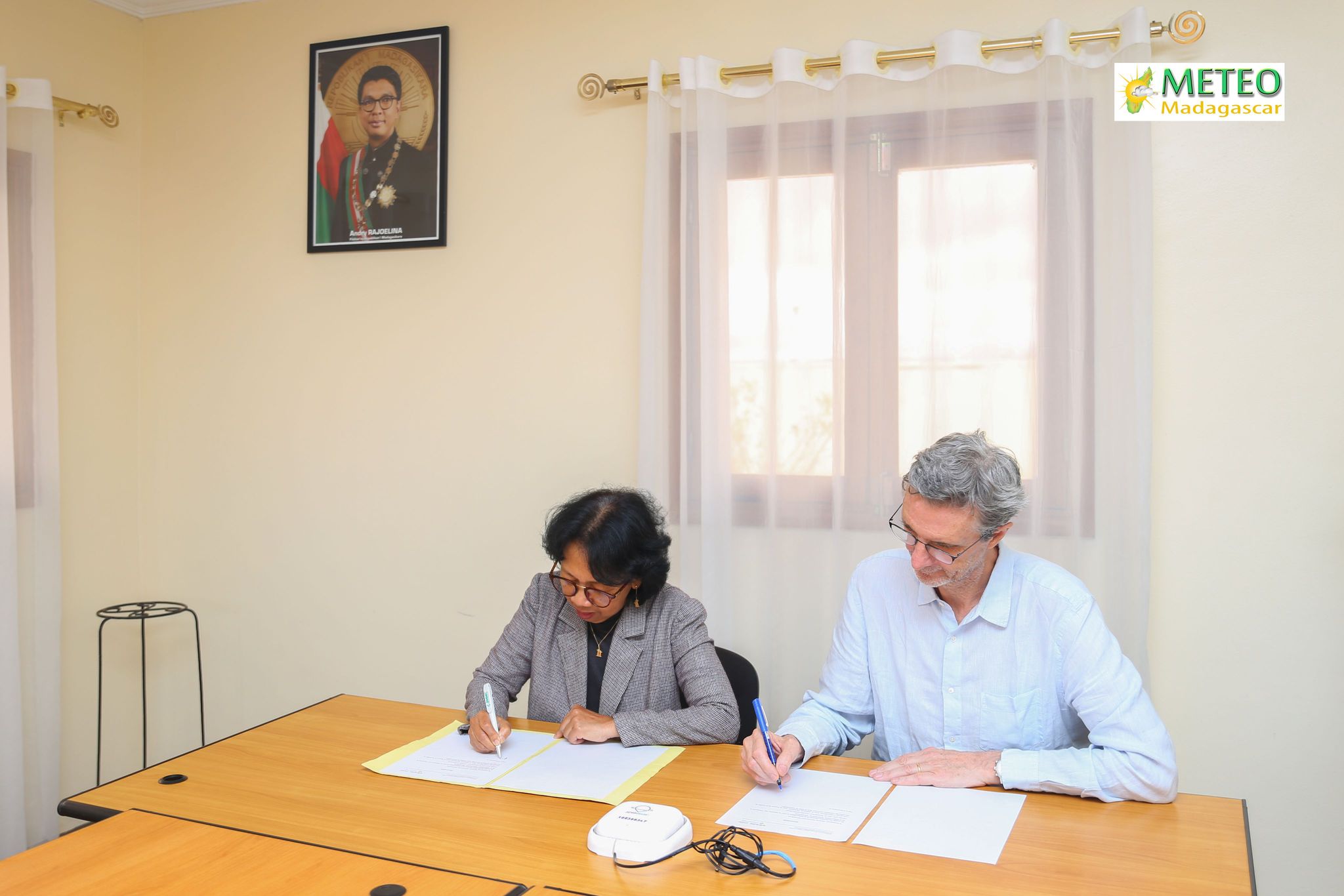 Extension de la surveillance de la pollution de l'air | Nouvelle collaboration entre Météo Madagascar et le groupement Suez-Transitec-DVDH. Extension de la surveillance de la pollution de l'air | Nouvelle collaboration entre Météo Madagascar et le groupement Suez-Transitec-DVDH.