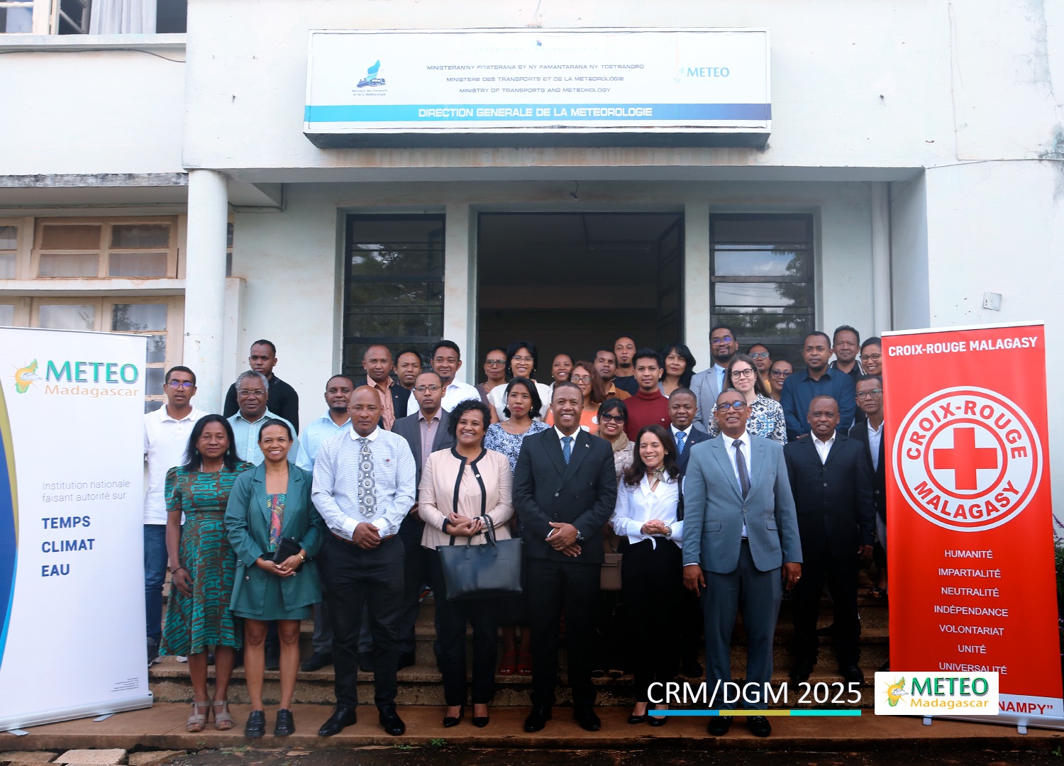 Cérémonie de remise de matériels à la Direction Générale de la Météorologie | Jeudi 13 Mars 205 Cérémonie de remise de matériels à la Direction Générale de la Météorologie | Jeudi 13 Mars 205