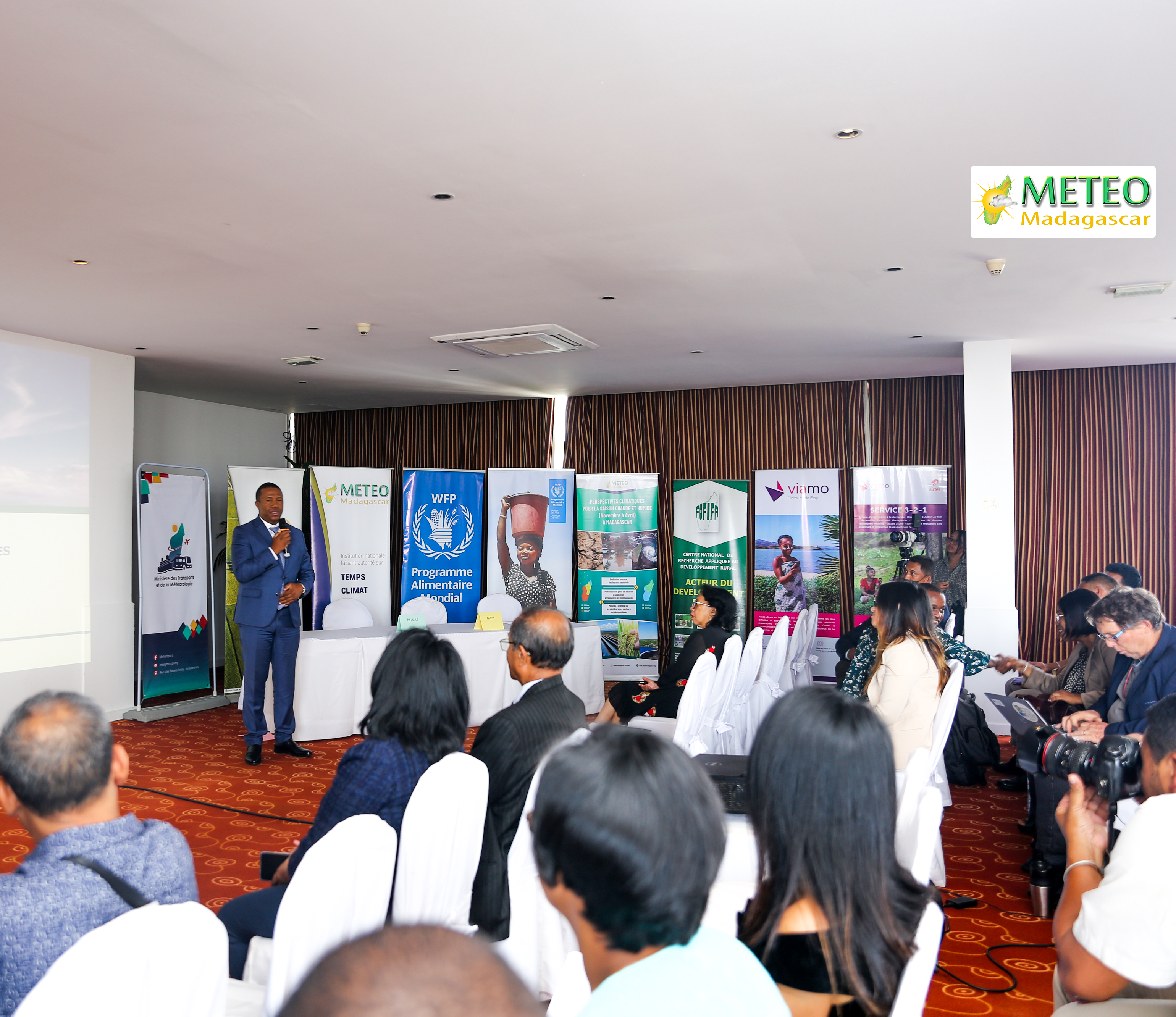 20 octobre 2023 | Forum national sur les perspectives climatiques pour la prochaine saison chaude, pluvieuse et cyclonique 2023/2024 et lancement officiel des calendriers culturaux 2023/2024 20 octobre 2023 | Forum national sur les perspectives climatiques pour la prochaine saison chaude, pluvieuse et cyclonique 2023/2024 et lancement officiel des calendriers culturaux 2023/2024