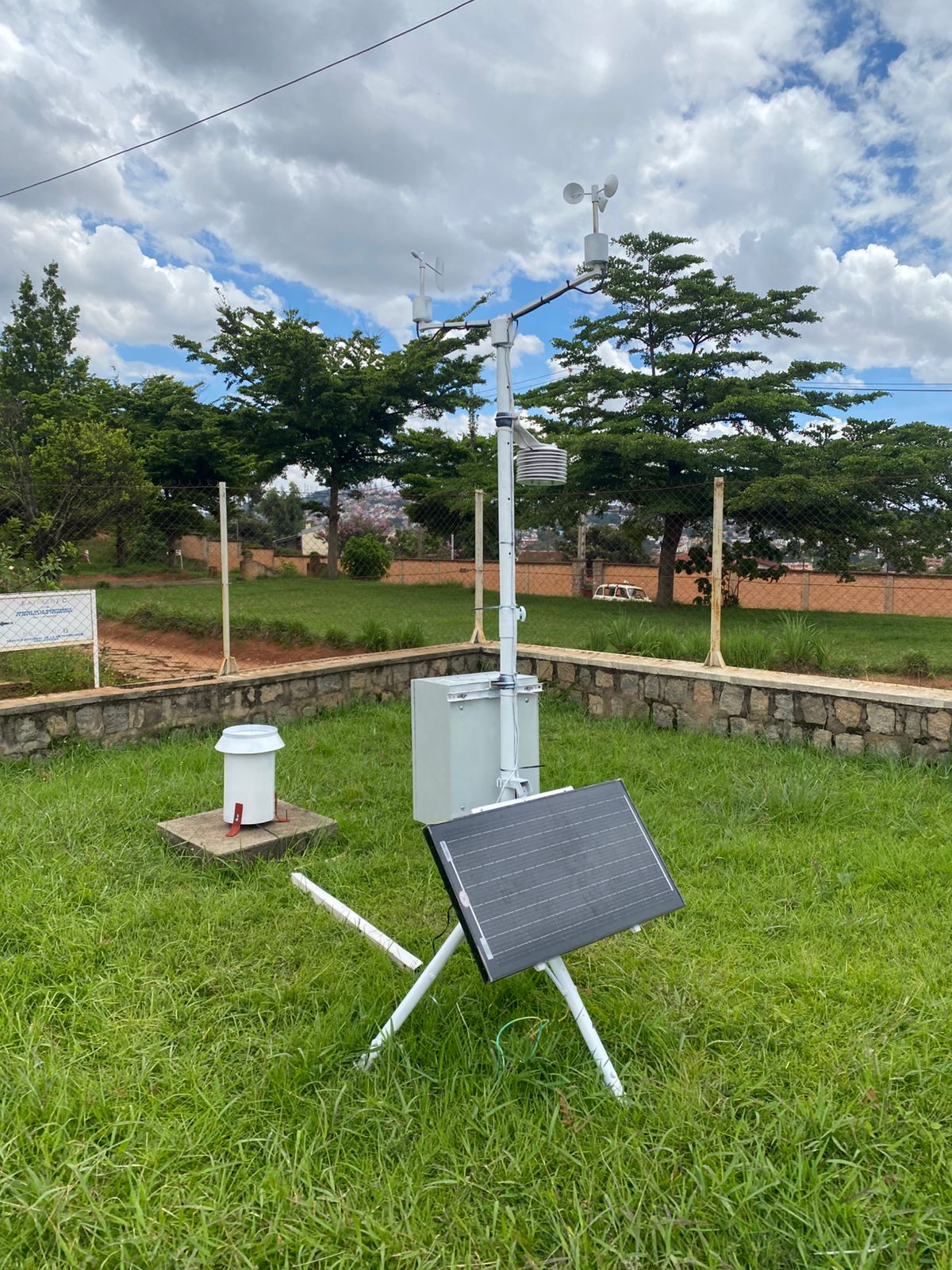 Des stations météorologiques automatiques « Made in Madagascar » au service de tous Des stations météorologiques automatiques « Made in Madagascar » au service de tous
