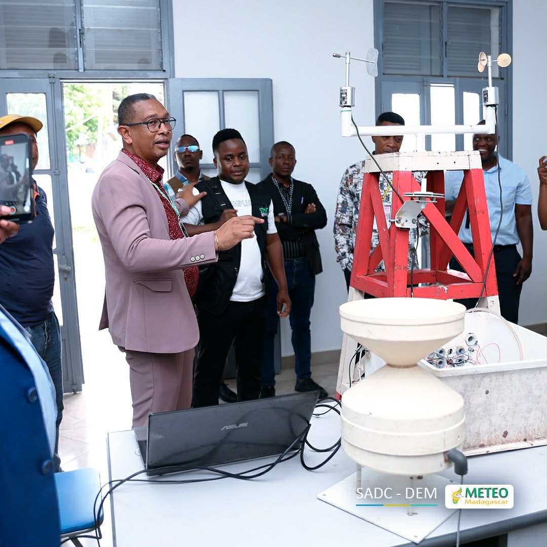 Visite de la délégation des pays membre de la SADC au Centre Opérationnel de Prévisions Hydrométéorologiques, Ampasapito |27 Novembre 2025 Visite de la délégation des pays membre de la SADC au Centre Opérationnel de Prévisions Hydrométéorologiques, Ampasapito |27 Novembre 2025